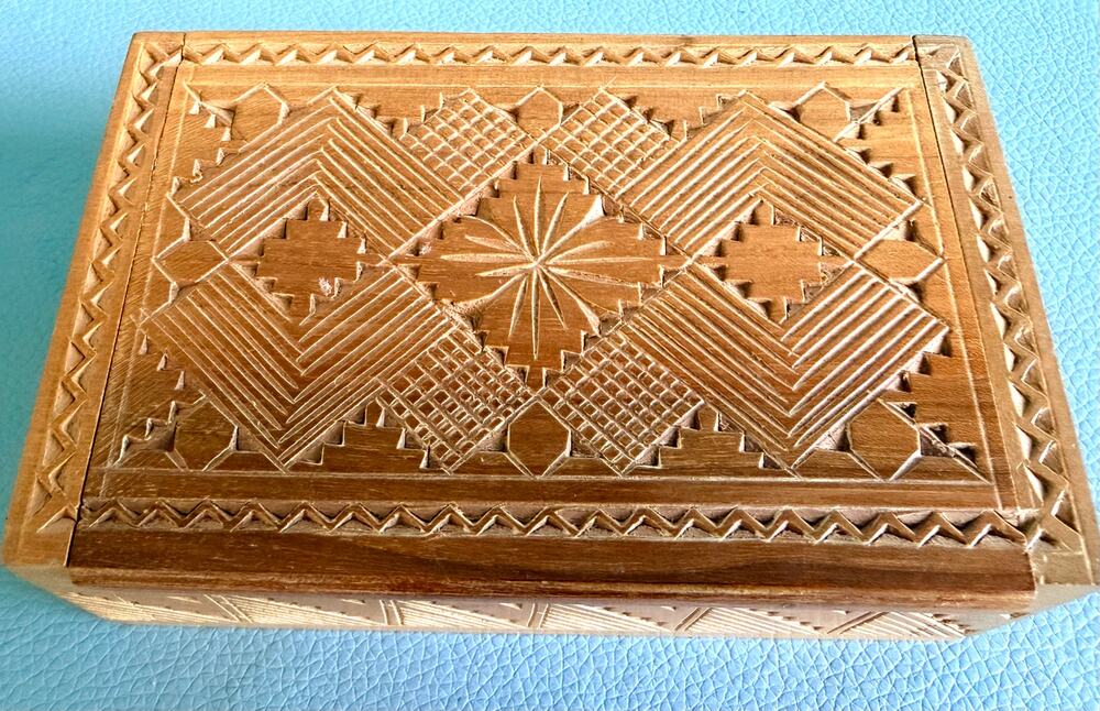 Vintage Hand Carved Wooden Box Chip Carved Geometric Star Folk Art Trinket